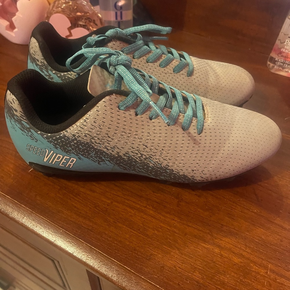 Soccer shoes